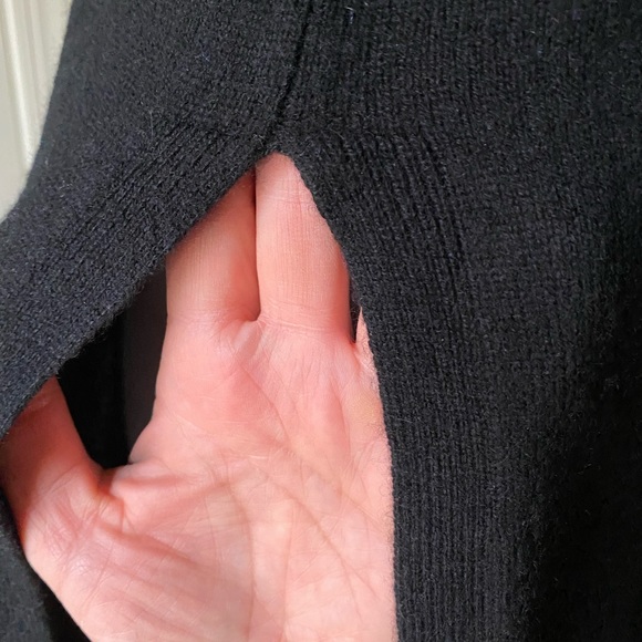 NWT Saks Fifth Avenue 100% Cashmere Sleeveless Mock-neck Sweater High-Low Size S - Picture 5 of 11